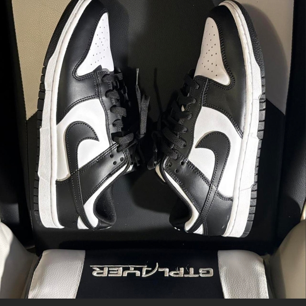 MENS NIKE LOW TOP PANDA DUNKS SZ 10